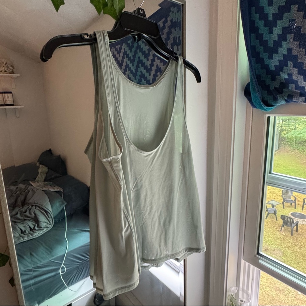 Lululemon Mesh Tank - Picture 2 of 3